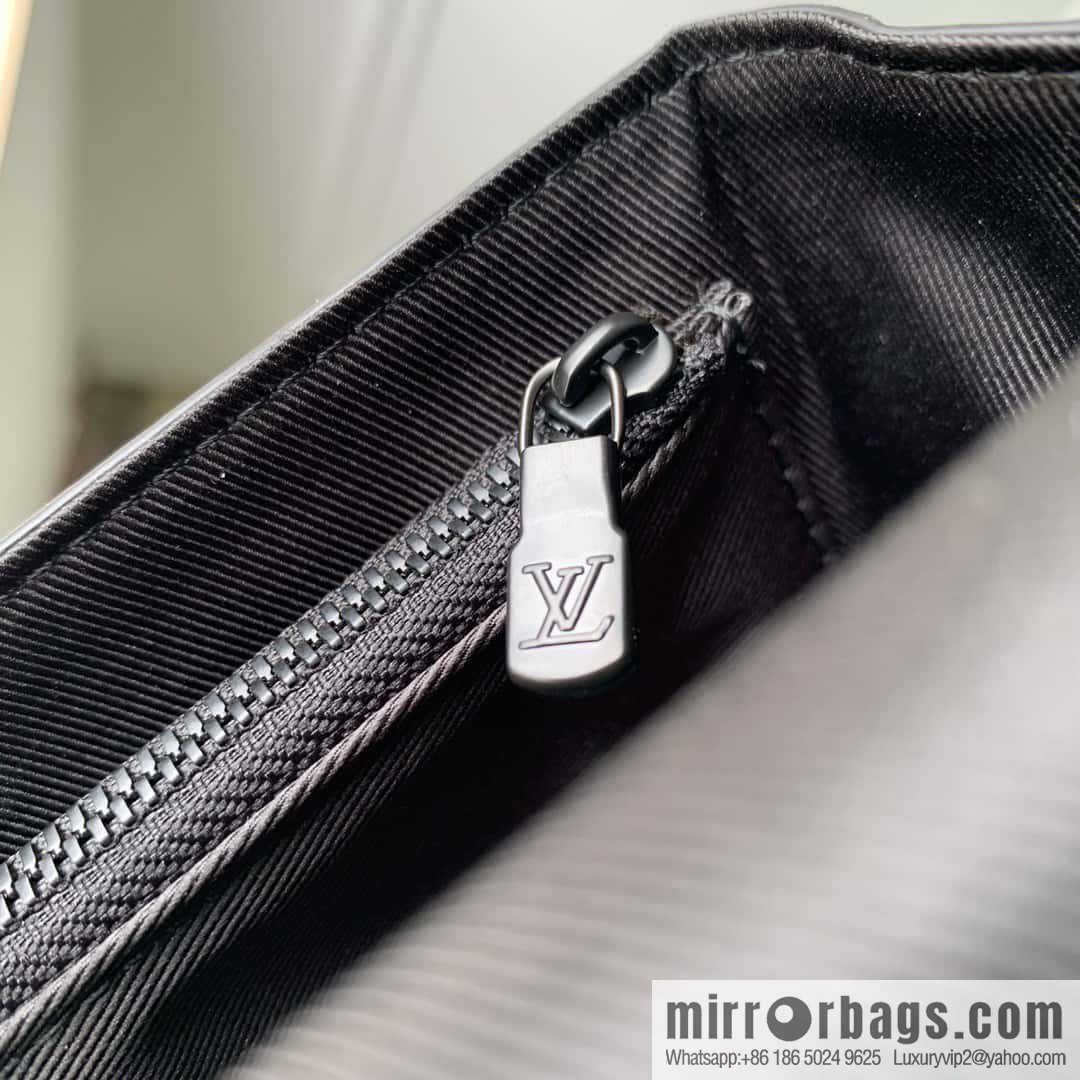 M82534 new STEAMER mini handbag of the season