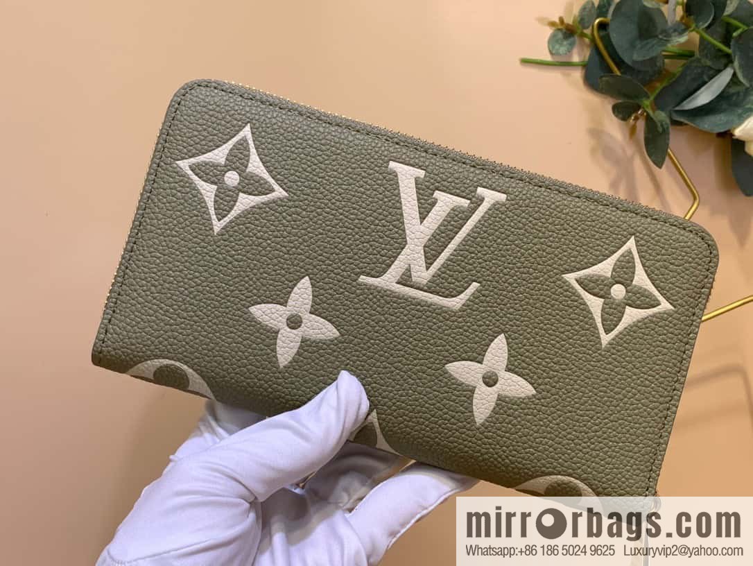 M69794 grass green (silk screen) Zippy zipper wallet