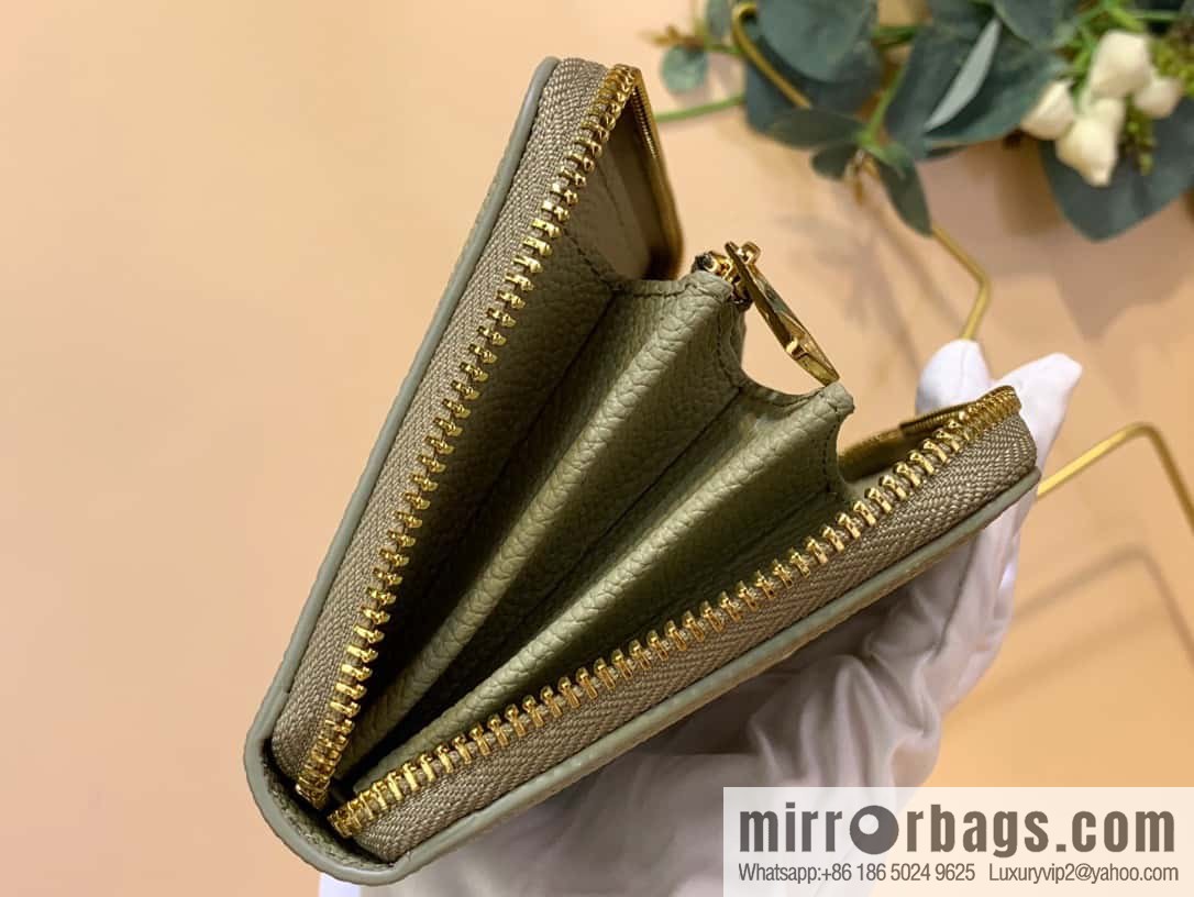 M69794 grass green (silk screen) Zippy zipper wallet