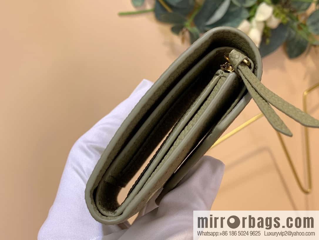 M80086 grass green, silk screen) Victorine wallet