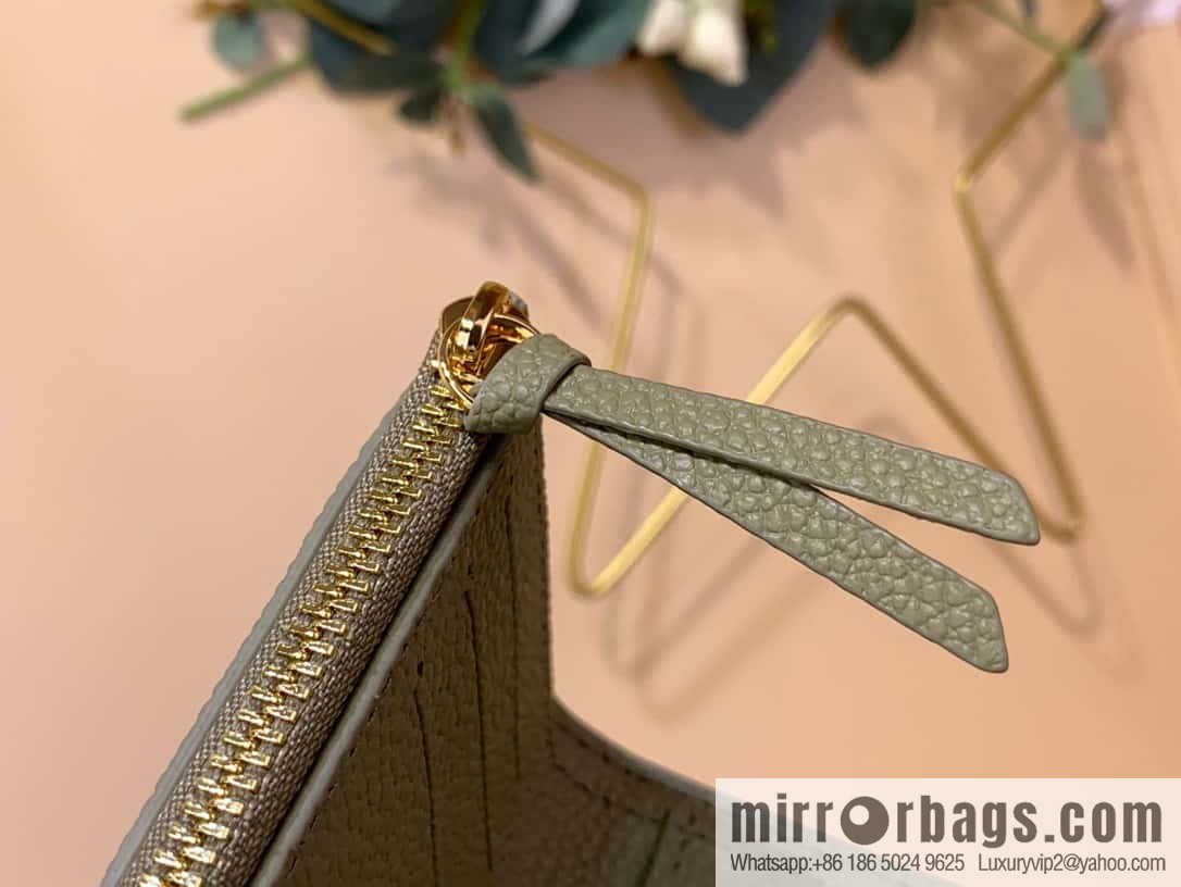 M80086 grass green, silk screen) Victorine wallet