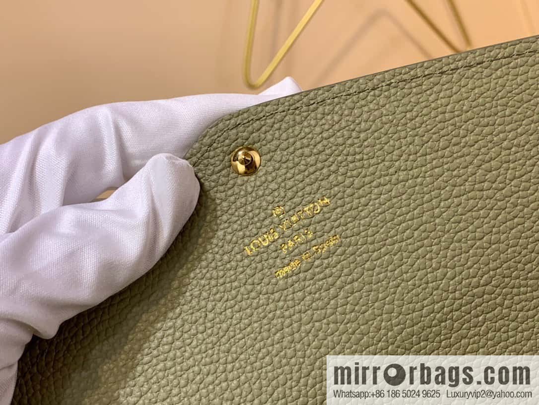 M82516 grass green (silk screen) LV Sarah Wallet