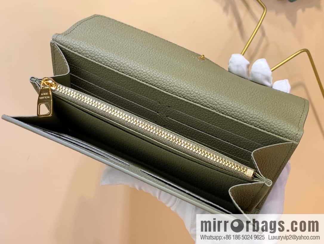M82516 grass green (silk screen) LV Sarah Wallet