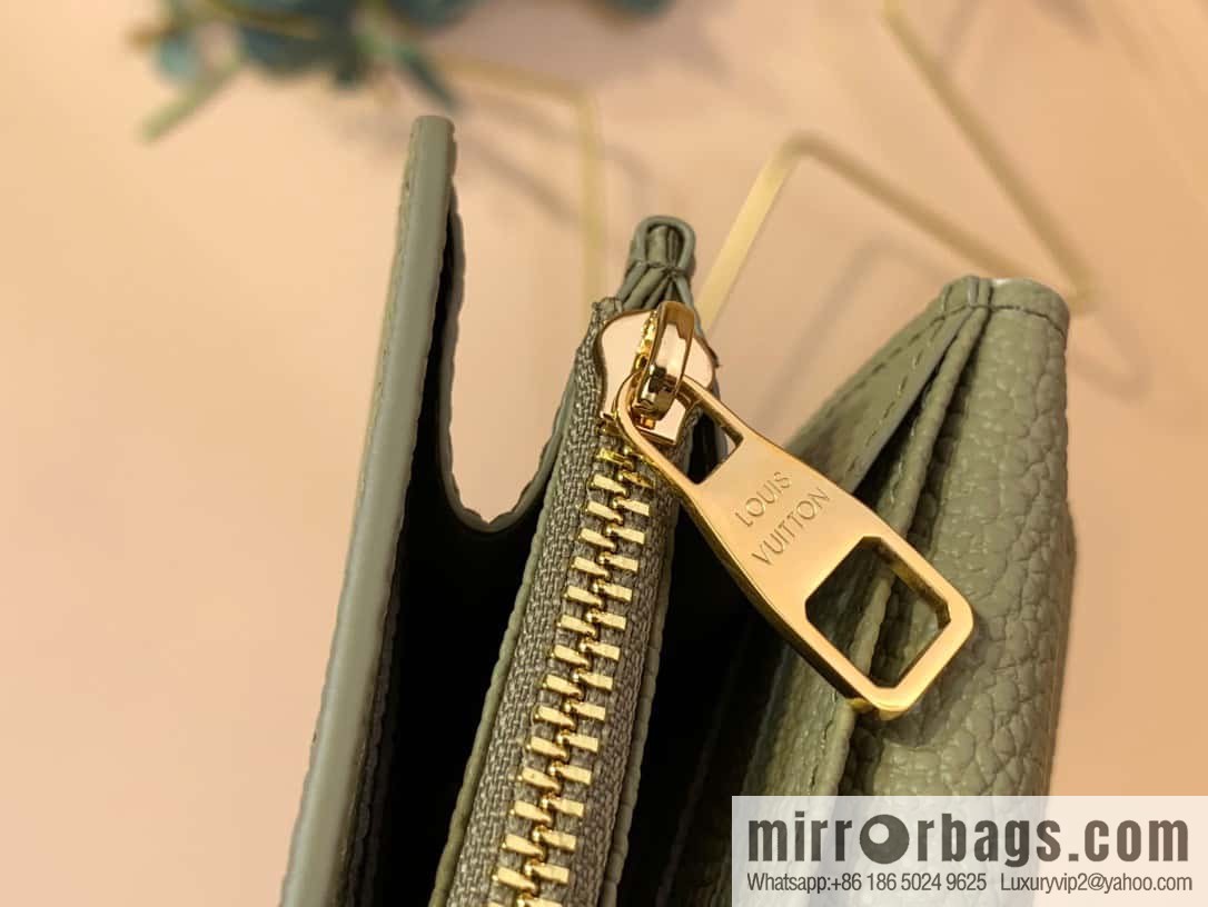 M82516 grass green (silk screen) LV Sarah Wallet