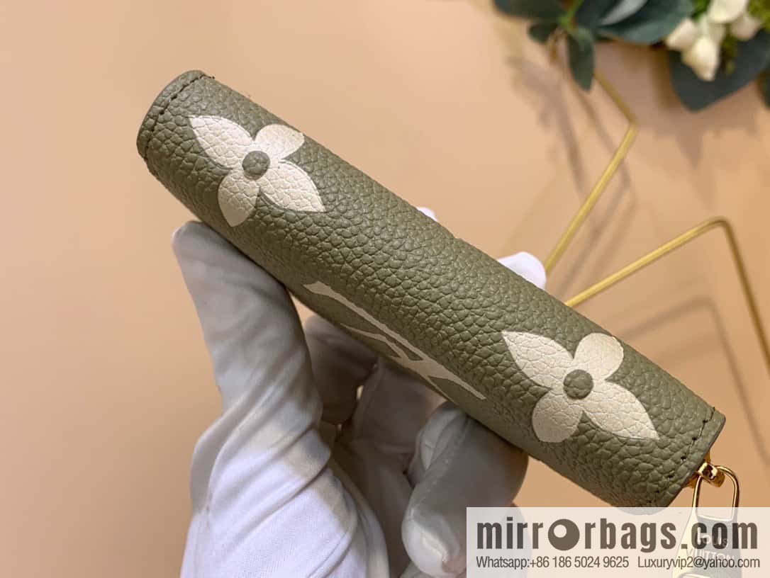 Louis Vuitton LV Zippy coin purse M82448 grass green (silk screen)