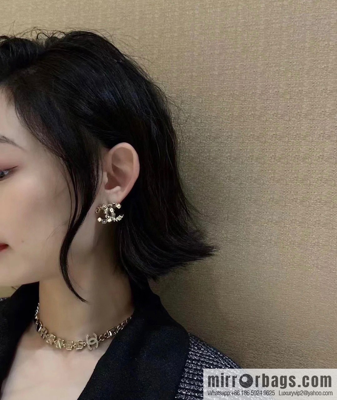 ☀️New ☑️ Chanel double c square letter stud earrings