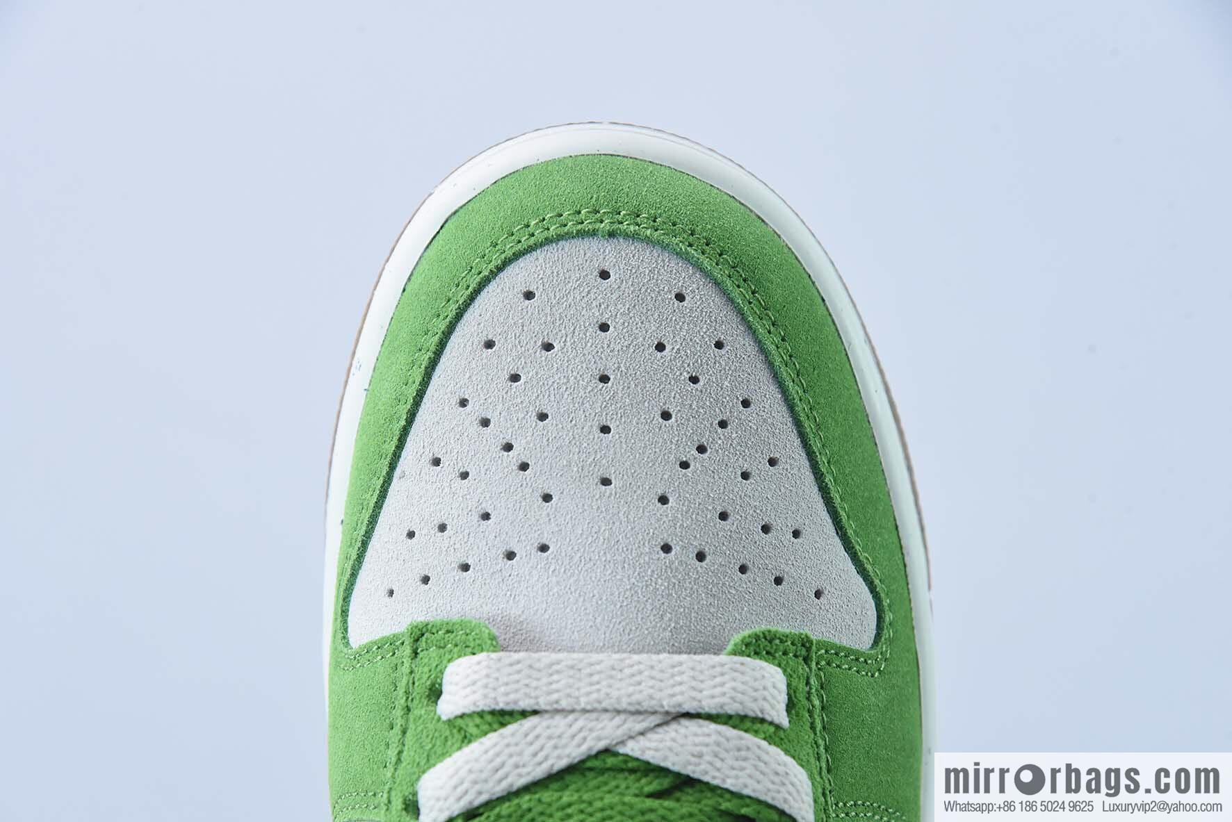 NK Dunk Low SB sail white and green burgundy double hook low-top casual board shoes, item number: DO9457-103