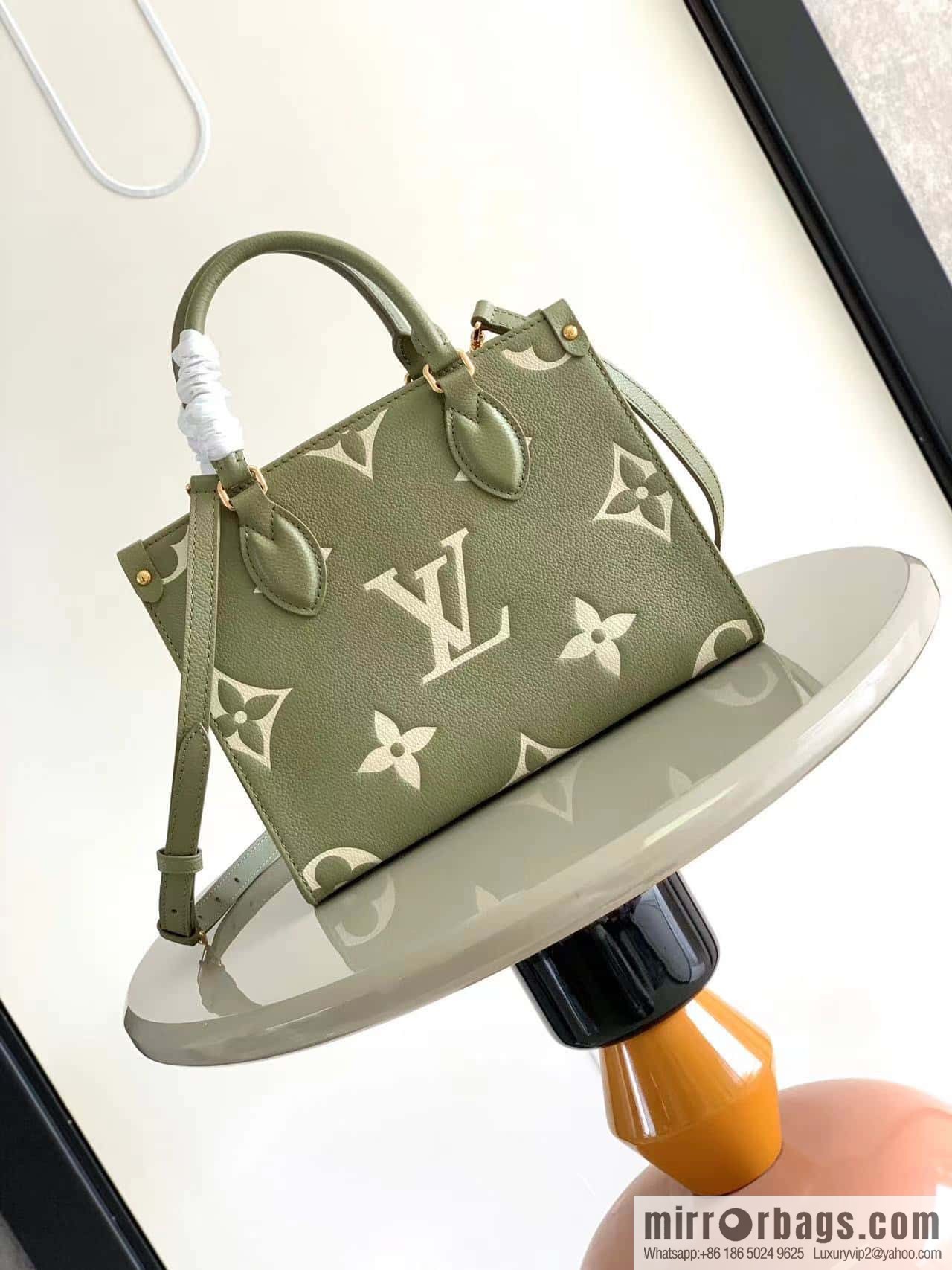 M45779 M45661 M45653 ONTHEGO small handbag