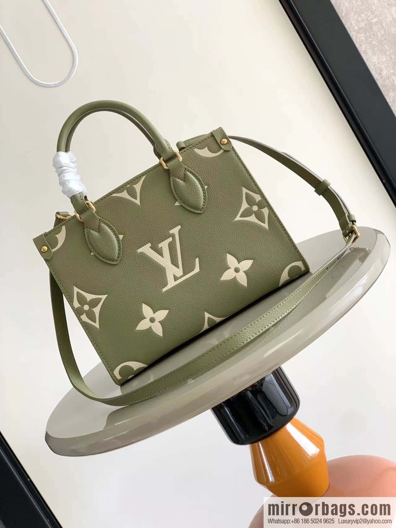 M45779 M45661 M45653 ONTHEGO small handbag
