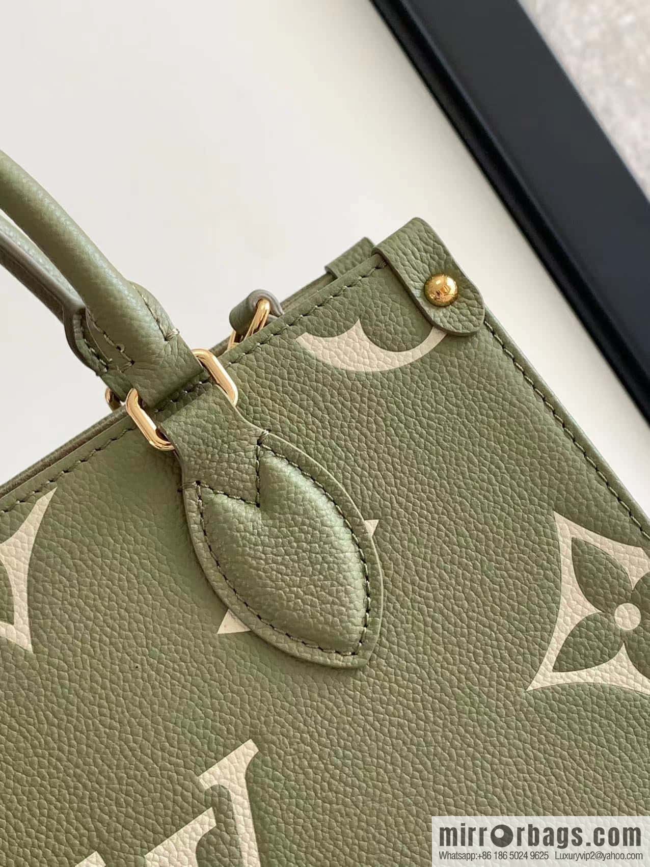 M45779 M45661 M45653 ONTHEGO small handbag