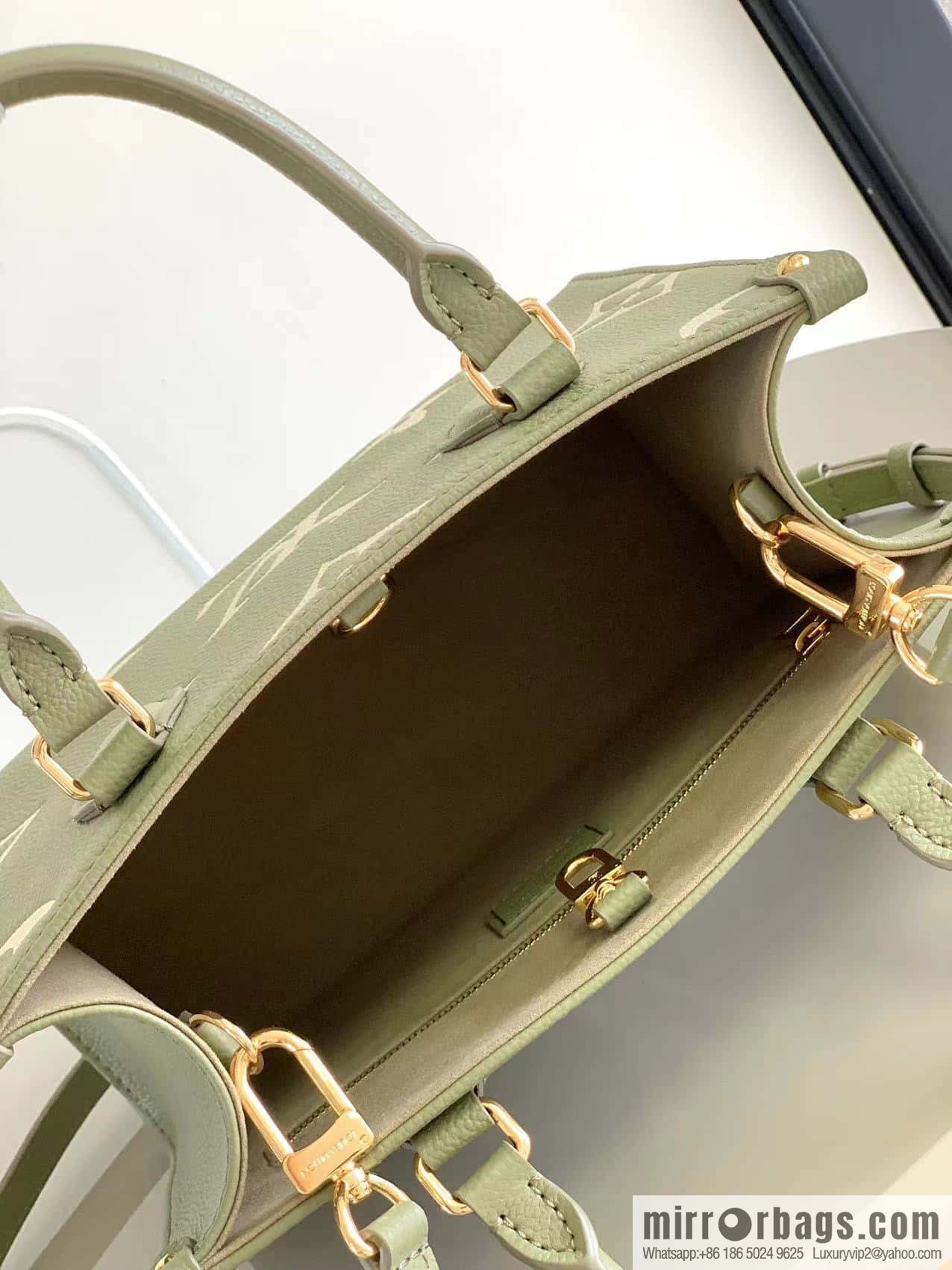 M45779 M45661 M45653 ONTHEGO small handbag