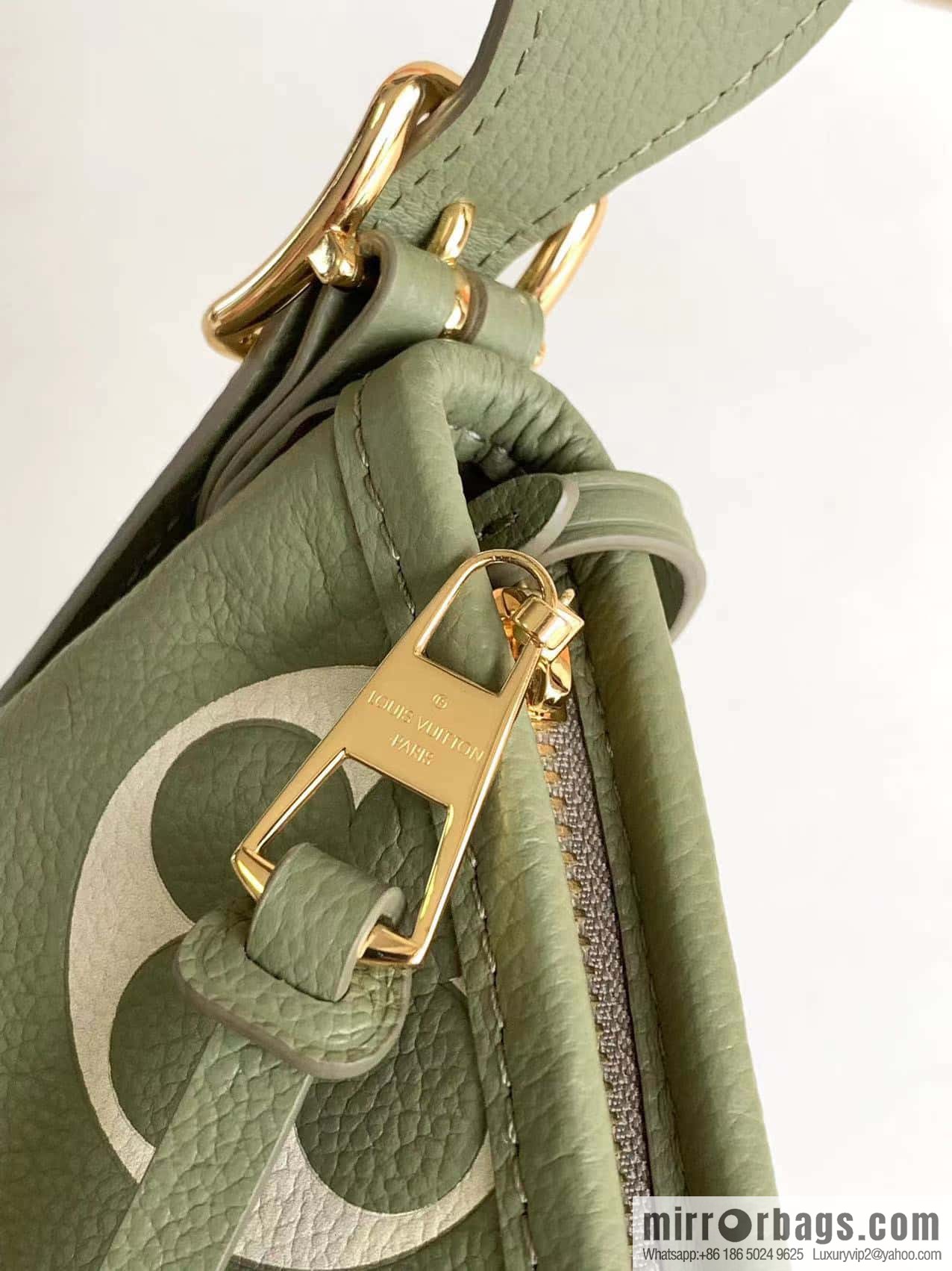 M46288M46203 Pair Edition Details CarryAll Small Handbag