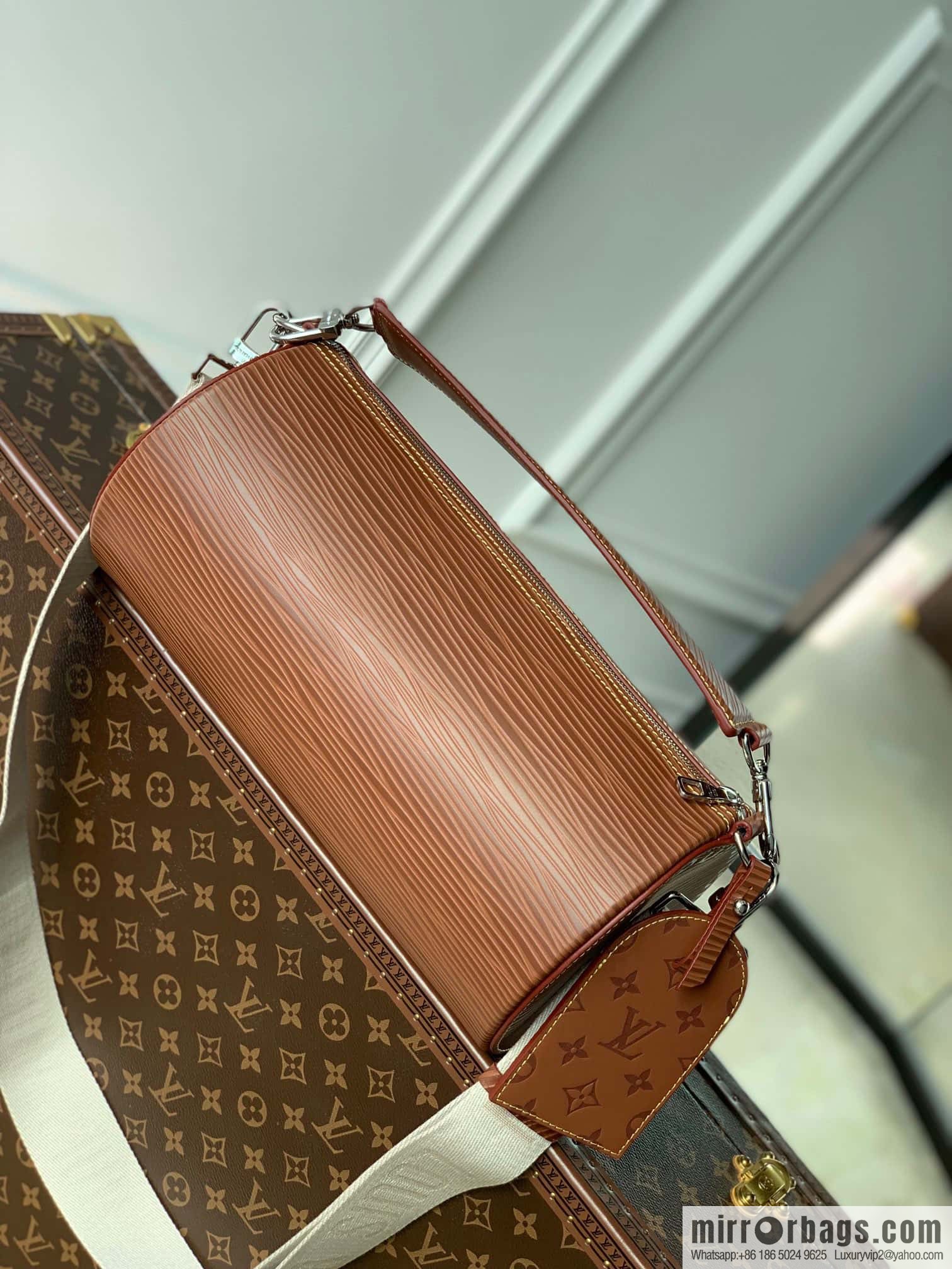 M23092 SOFT POLOCHON handbag