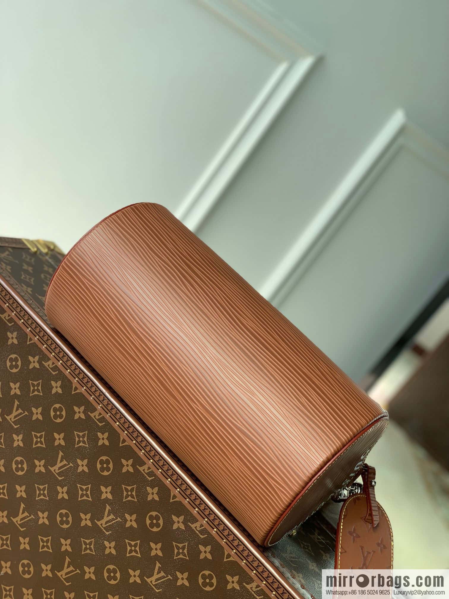 M23092 SOFT POLOCHON handbag