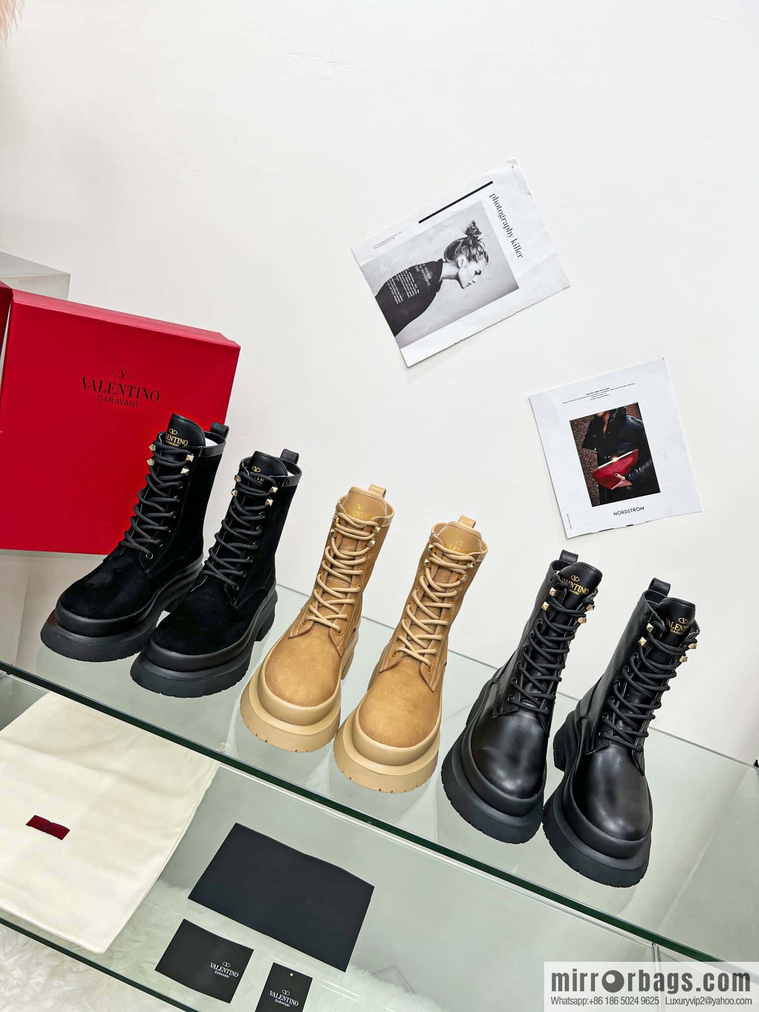 🐰🐰𝑉𝐴𝐿𝐸𝑁𝑇𝐼𝑁𝑂 Valentino. Classic Valentino stud boots
