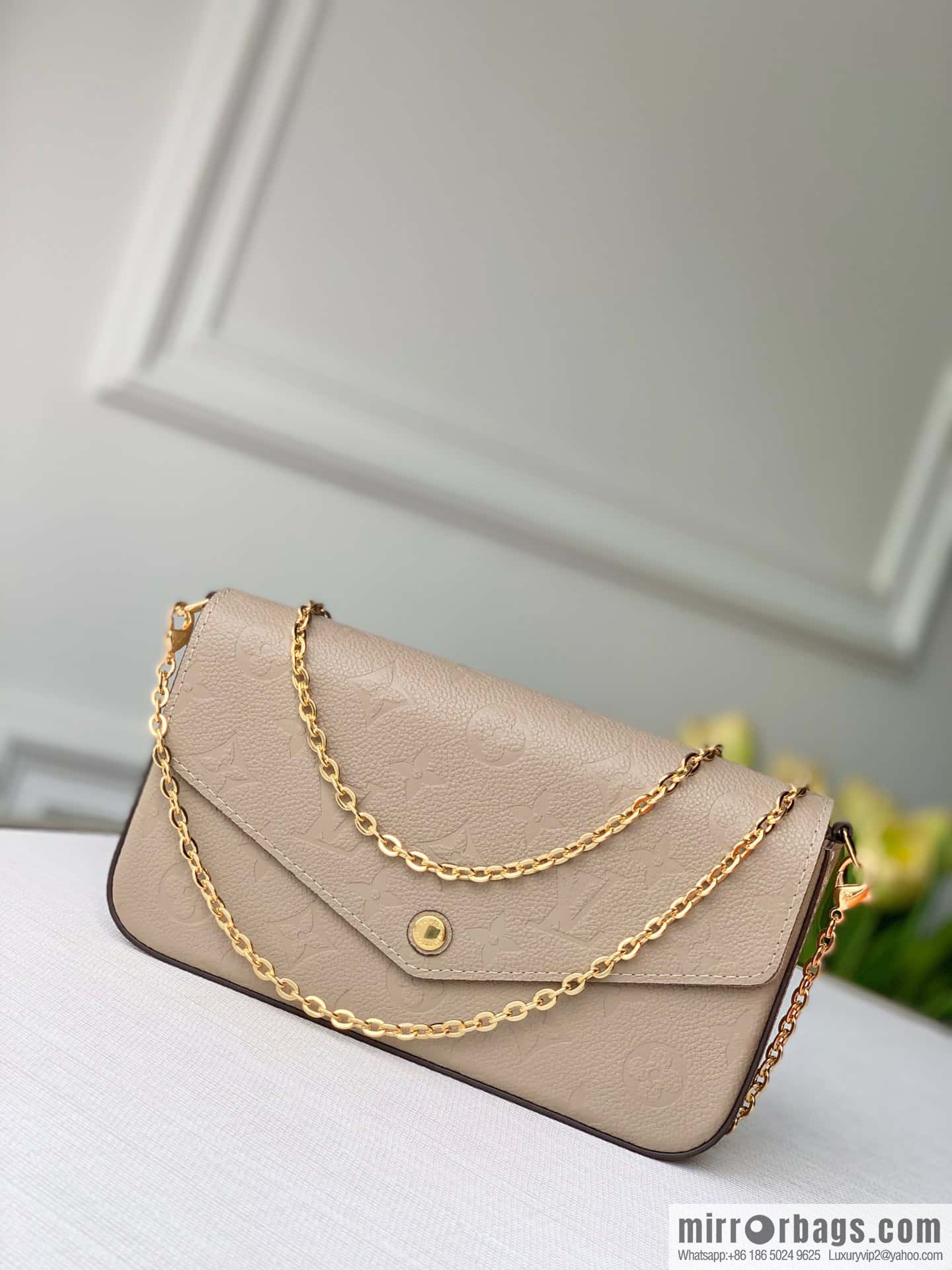 M64065 apricot M82610 POCHETTE FÉLICIE chain bag