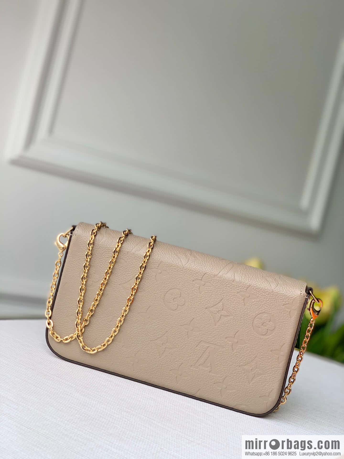 M64065 apricot M82610 POCHETTE FÉLICIE chain bag