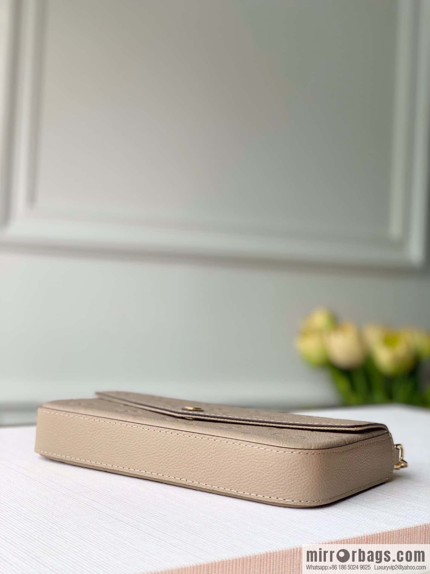 M64065 apricot M82610 POCHETTE FÉLICIE chain bag