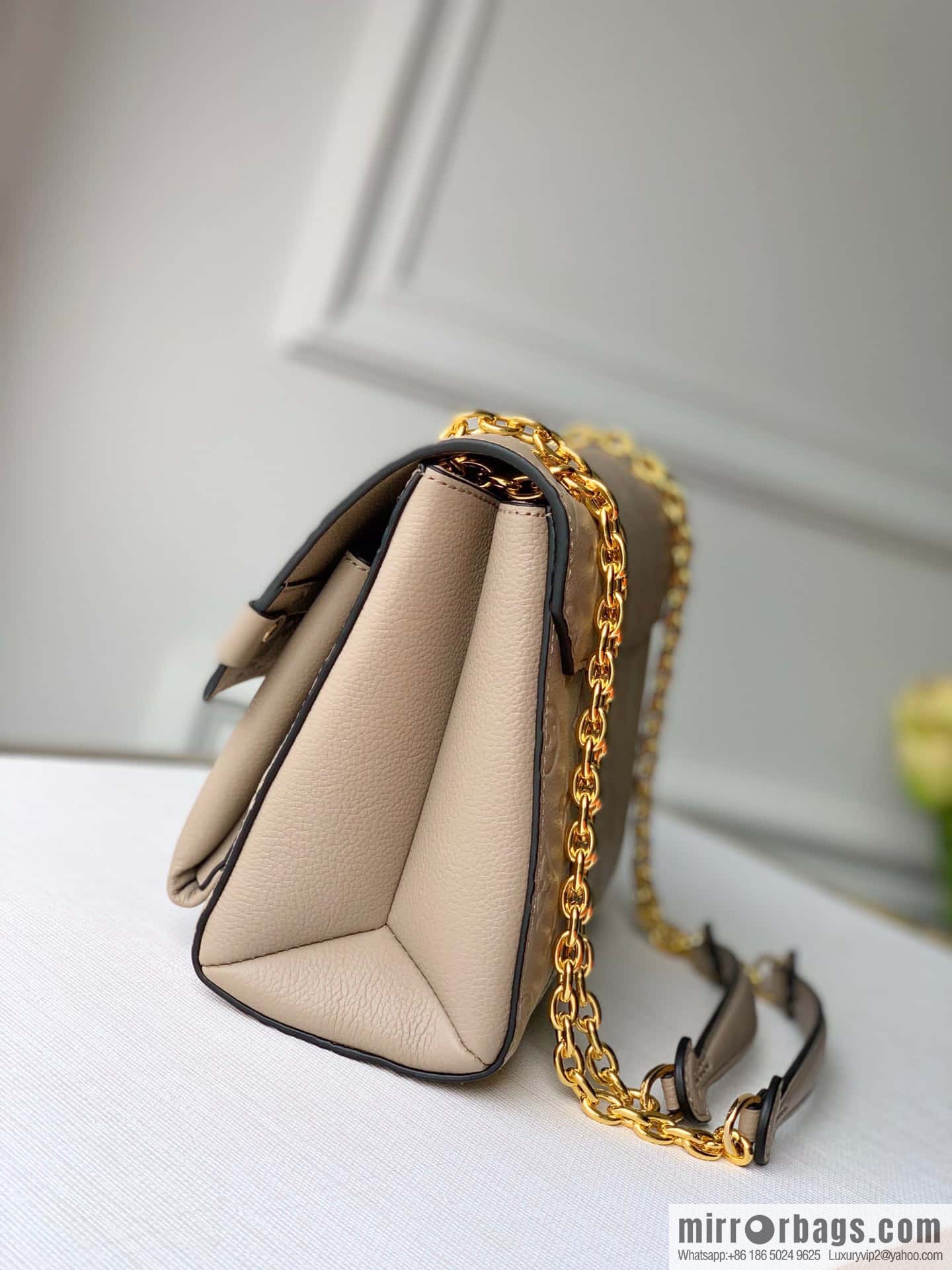 M43931 M44550 VAVIN BB handbag