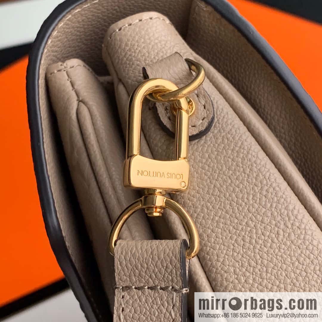 LV M23081 Pochette Métis East West Courier Bag