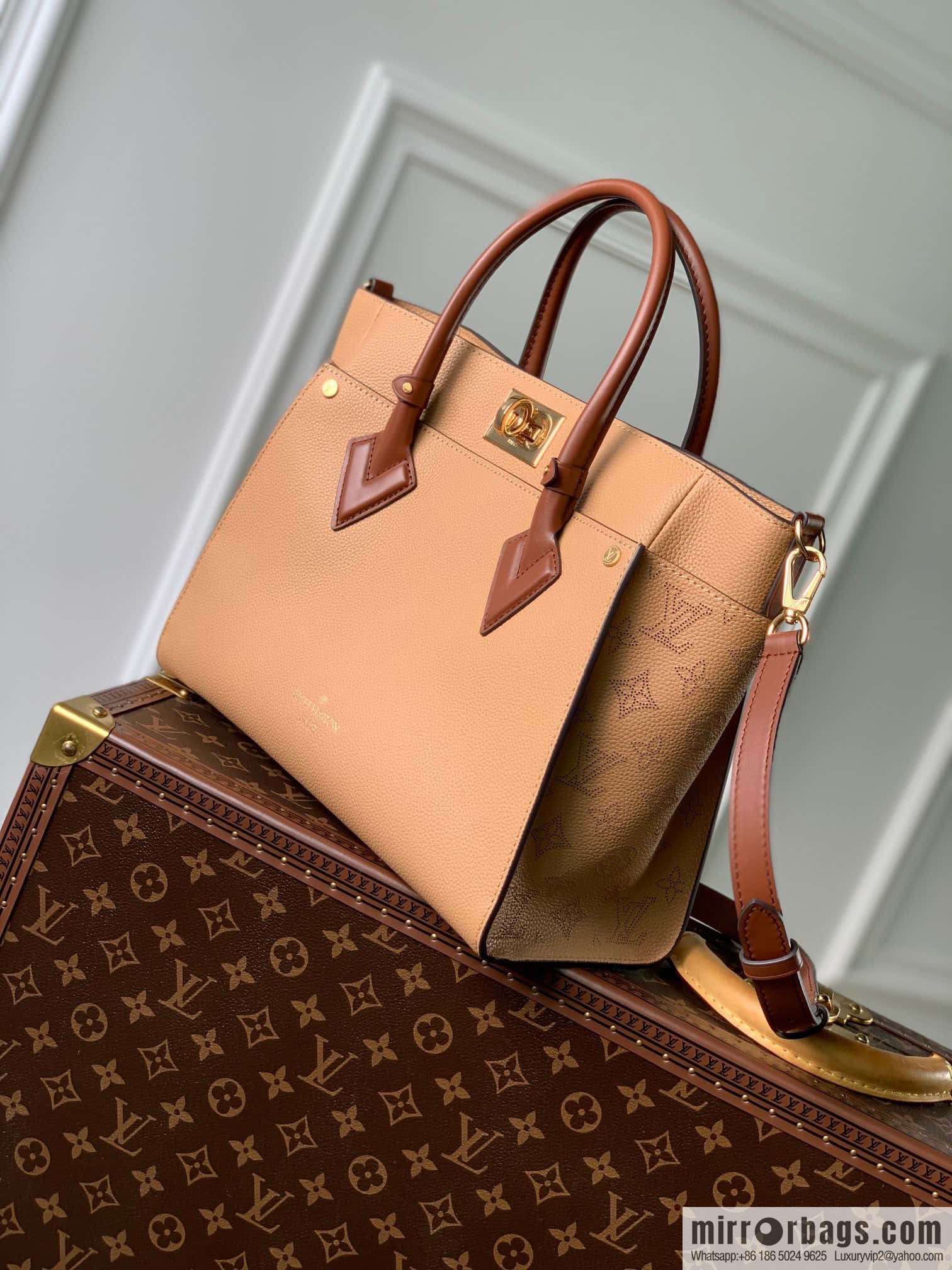 [On My Side Handbag] M53826 M53823 ON MY SIDE Medium Handbag