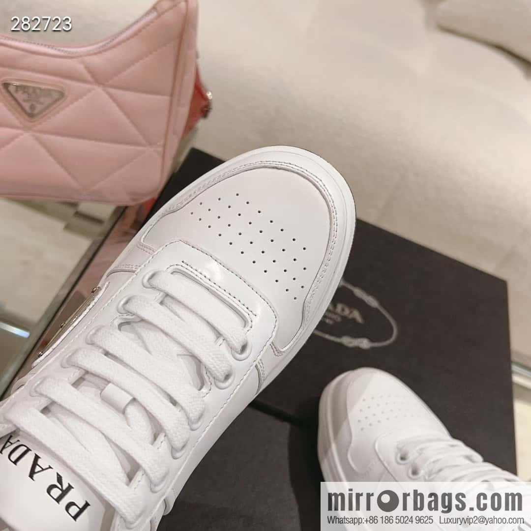 🐰🐰Prada ss23 new arrival~ Prada 2023 | New triangular standard couple men's and women's board shoes