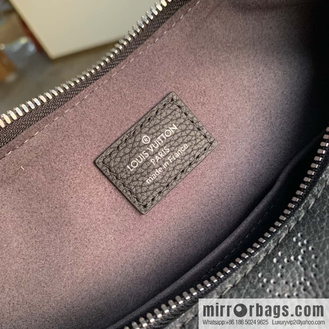 M20700 M20703 WHY KNOT Small handbag