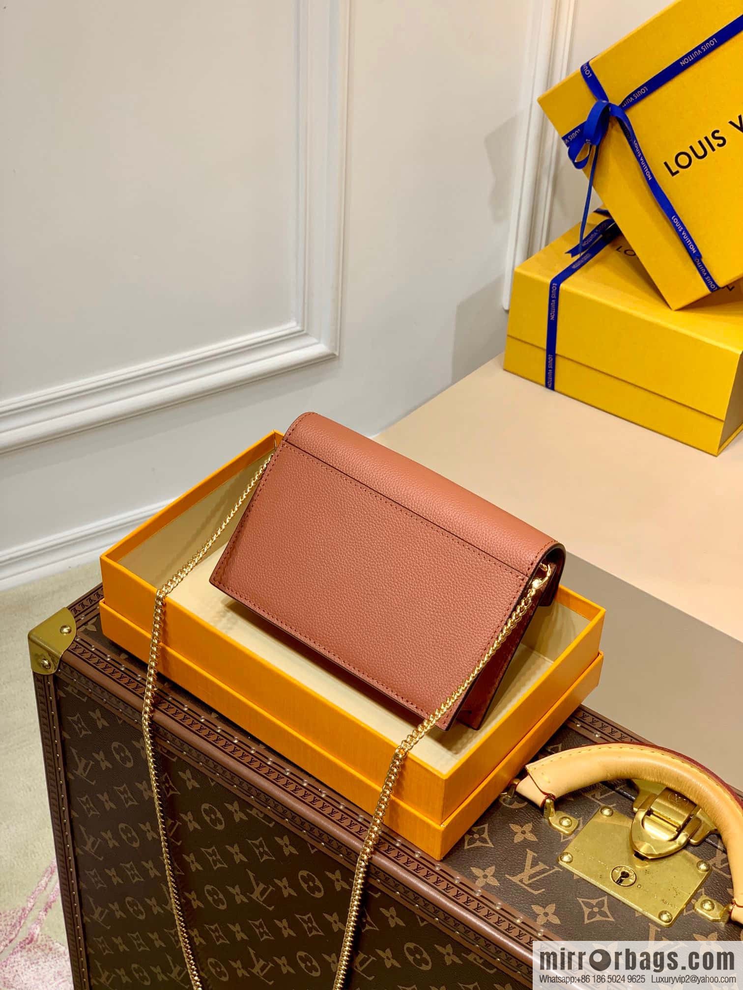LV M63471MyLockMe chain bag MYLOCKME POCHETTE chain bag