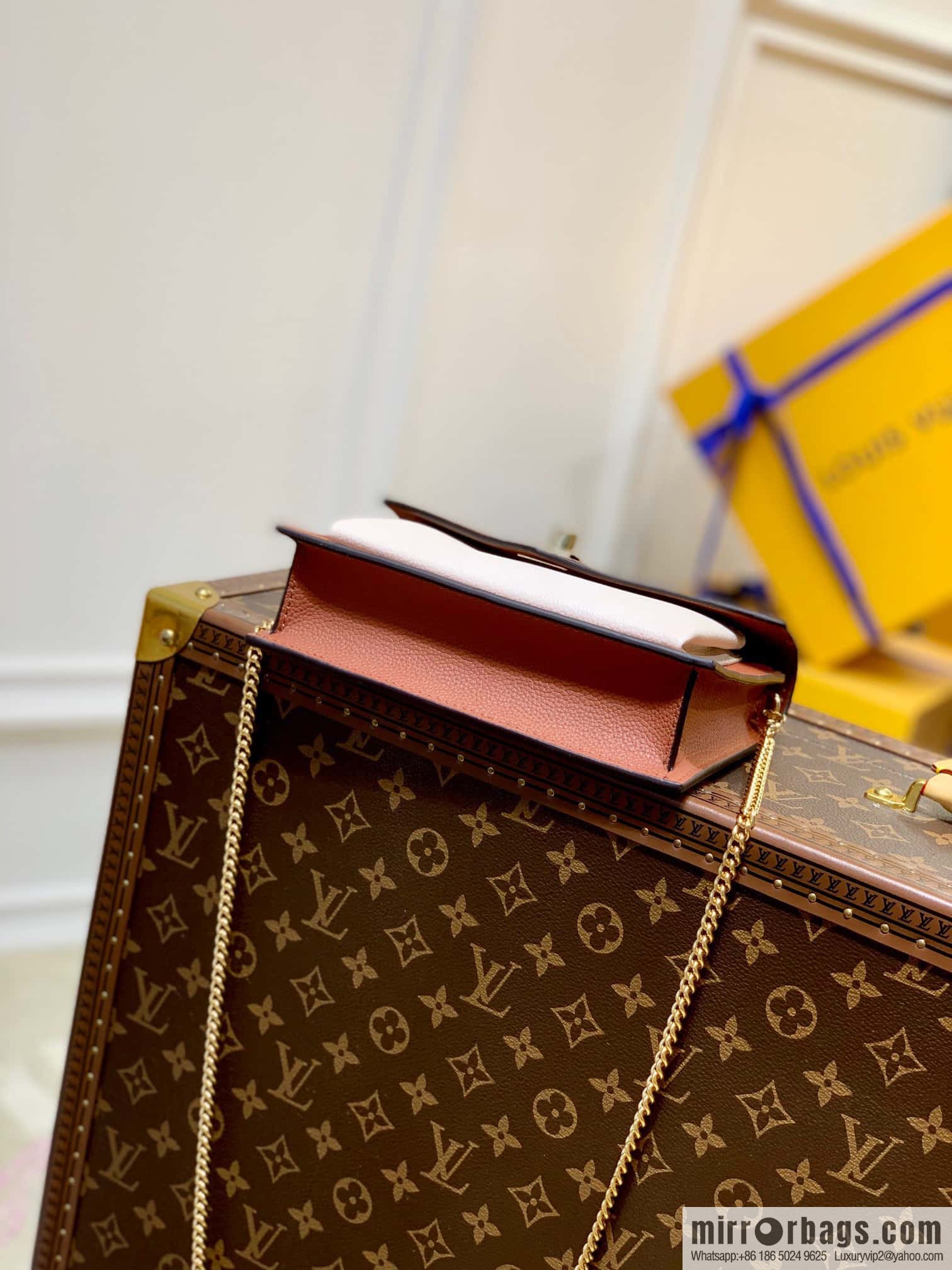 LV M63471MyLockMe chain bag MYLOCKME POCHETTE chain bag