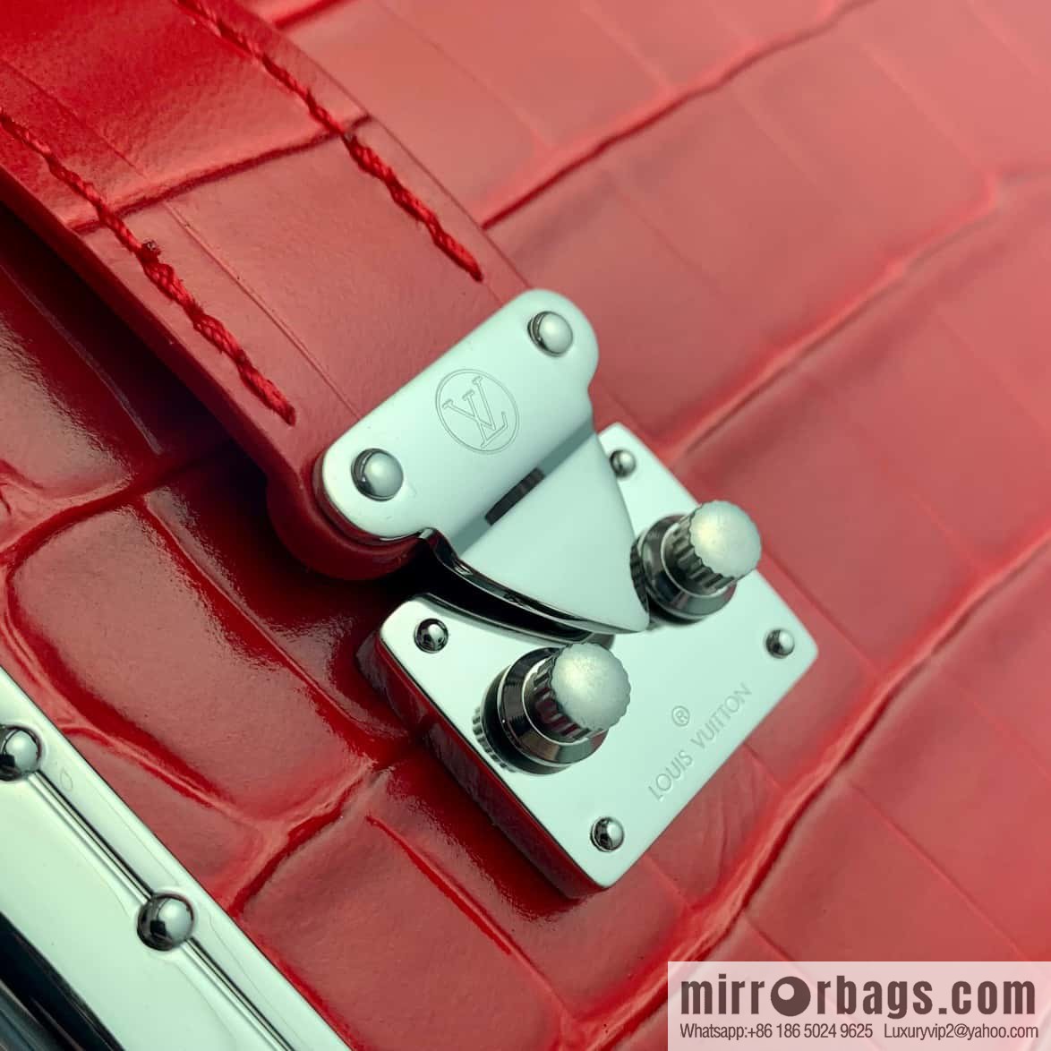M21477 red alligator pattern M46358 full leather box bag series M21741 SIDE TRUNK handbag