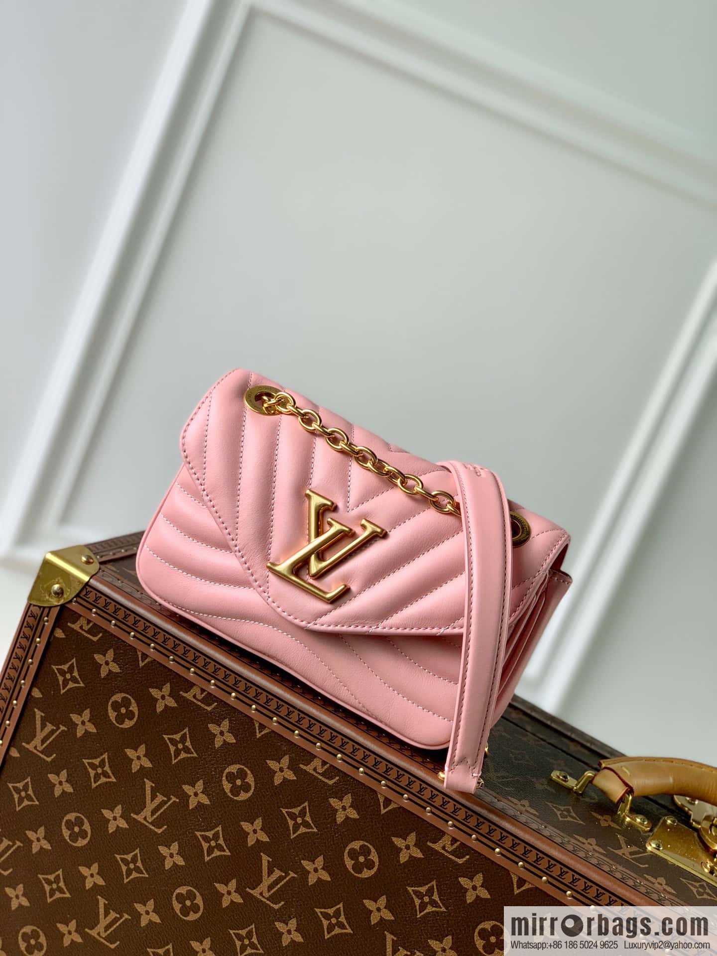 20686 New Wave small chain bag M56461 NEW WAVE MULTI-POCHETTE handbag