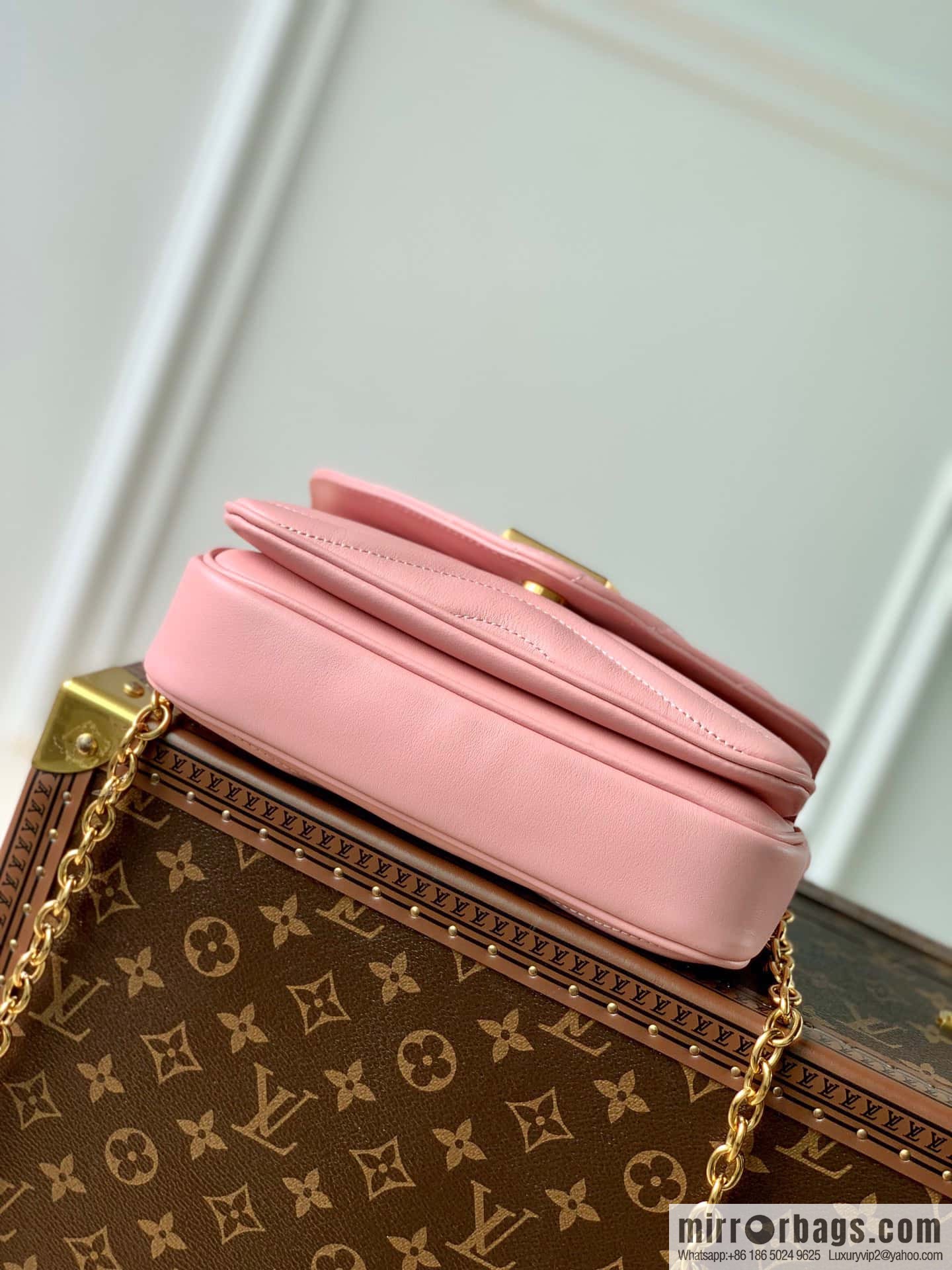 20686 New Wave small chain bag M56461 NEW WAVE MULTI-POCHETTE handbag