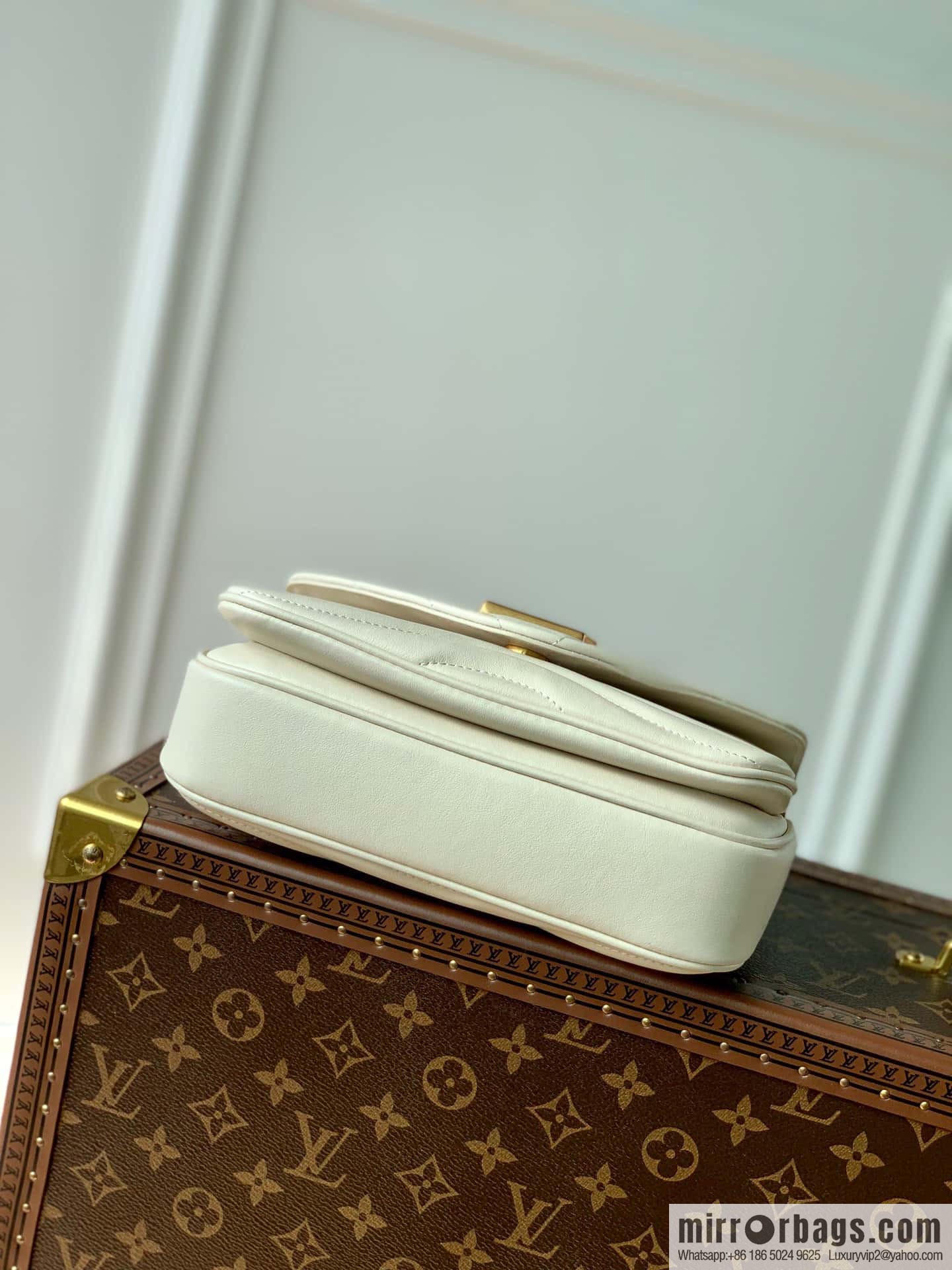 20685 New Wave small chain bag M56461 NEW WAVE MULTI-POCHETTE handbag