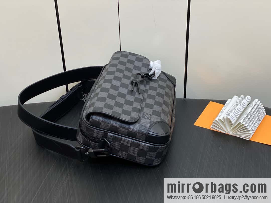 [Original order boutique] M46795 Haige, men's bag messenger bag series Steamer messenger bag