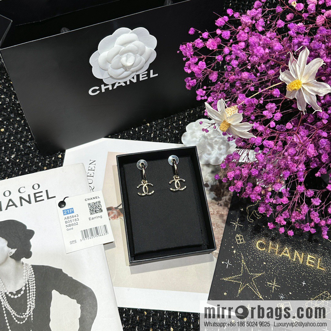 ☀️New ☑️ Chanel C2 double c glossy stud earrings