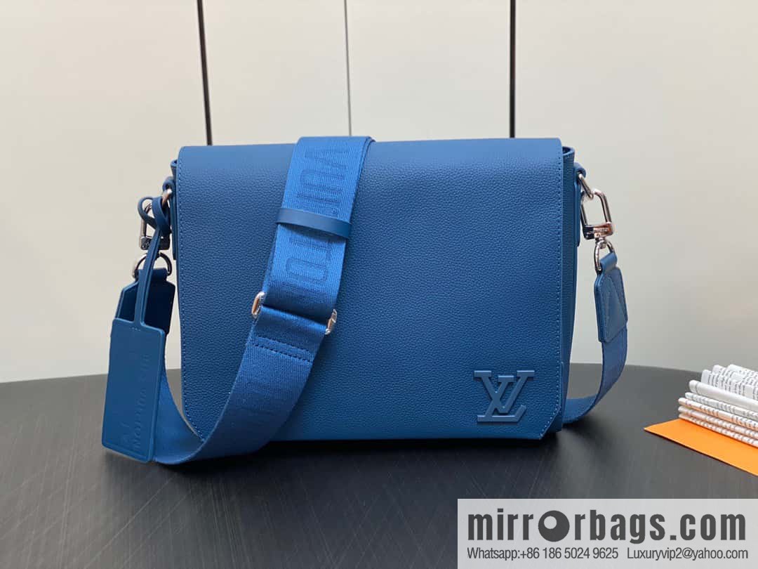 [Original order boutique] M22505 dark blue M21363 full leather men's bag messenger bag series Takeoff messenger bag