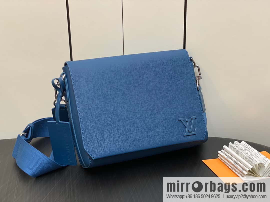 [Original order boutique] M22505 dark blue M21363 full leather men's bag messenger bag series Takeoff messenger bag