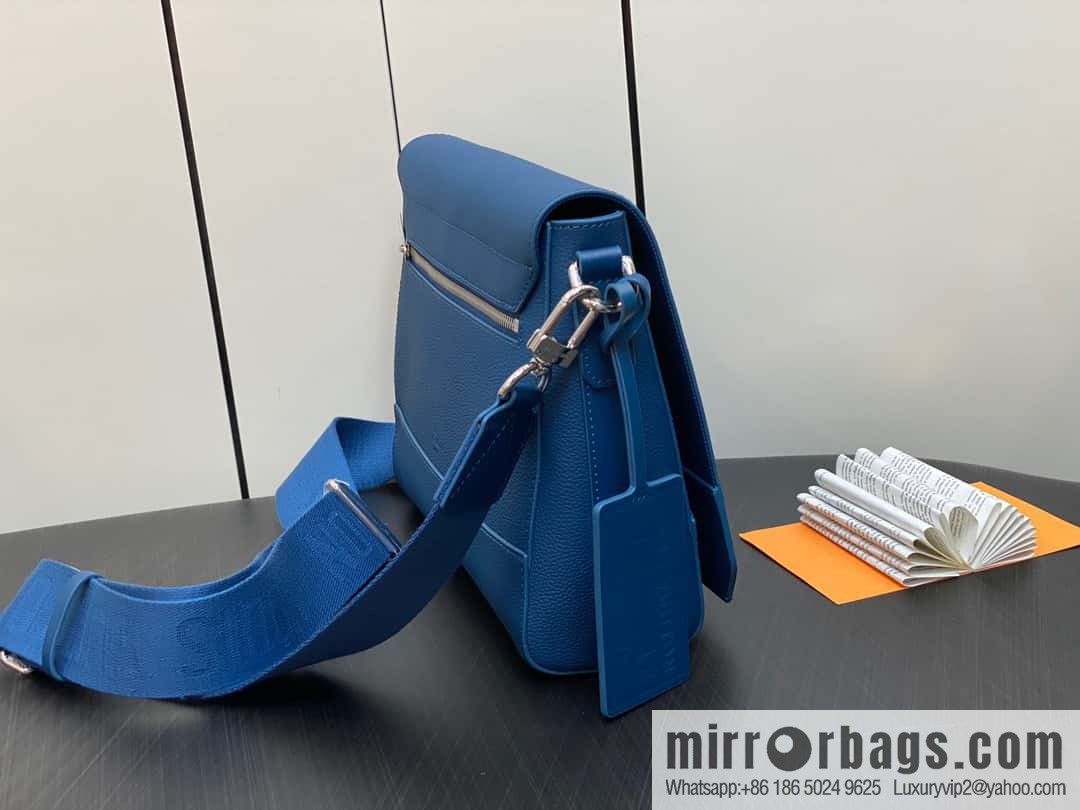 [Original order boutique] M22505 dark blue M21363 full leather men's bag messenger bag series Takeoff messenger bag