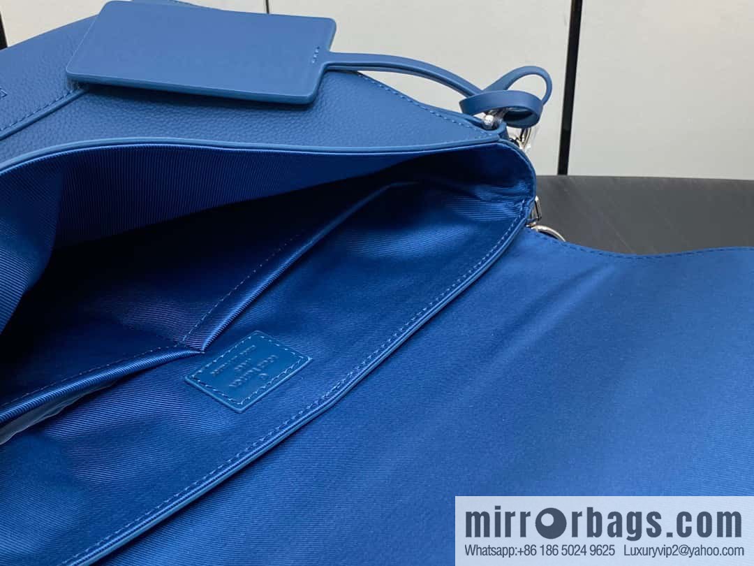 [Original order boutique] M22505 dark blue M21363 full leather men's bag messenger bag series Takeoff messenger bag