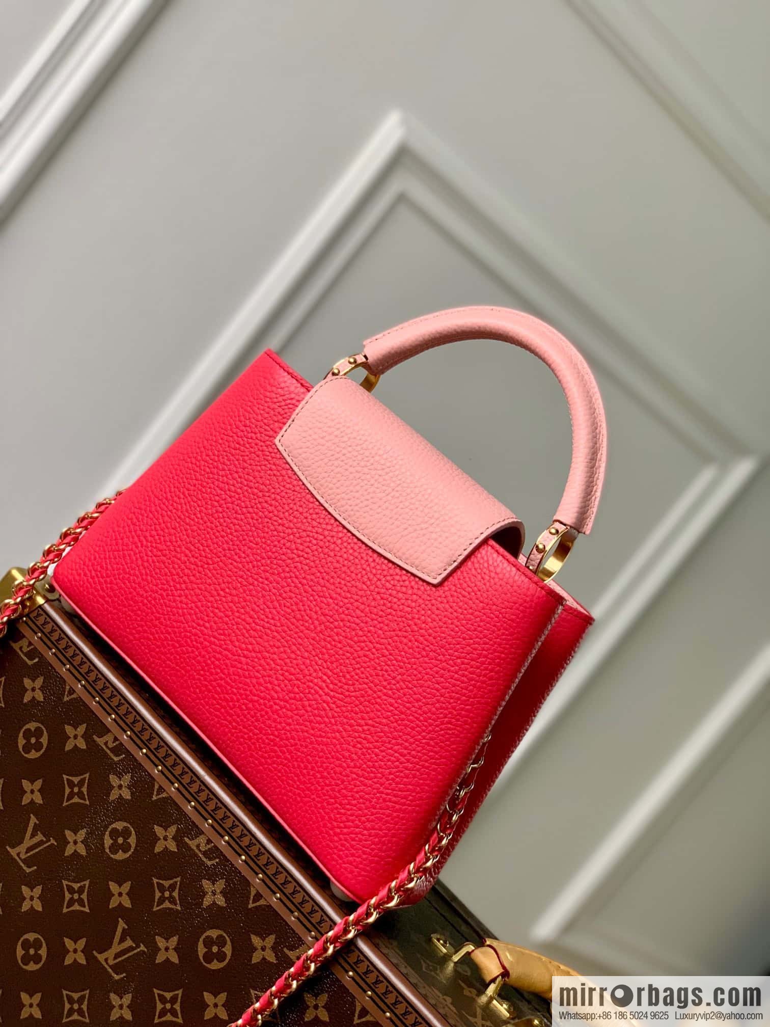 M21689 Capucines small, handbag