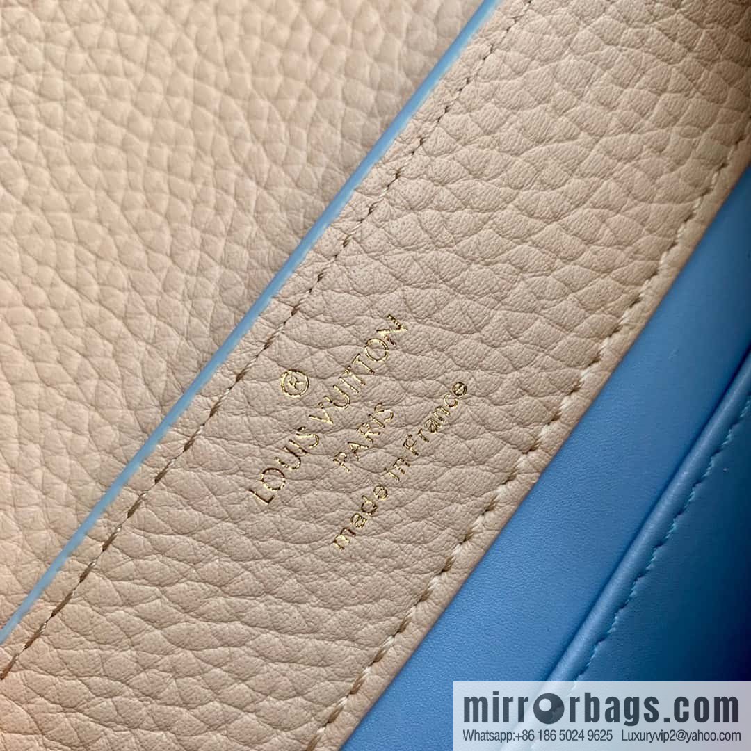 M21887 Capucines BB handbag