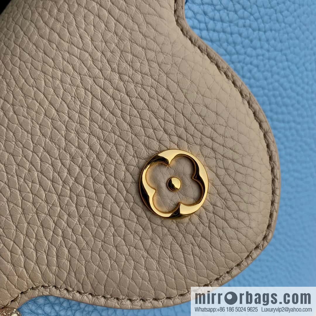 M21887 Capucines BB handbag
