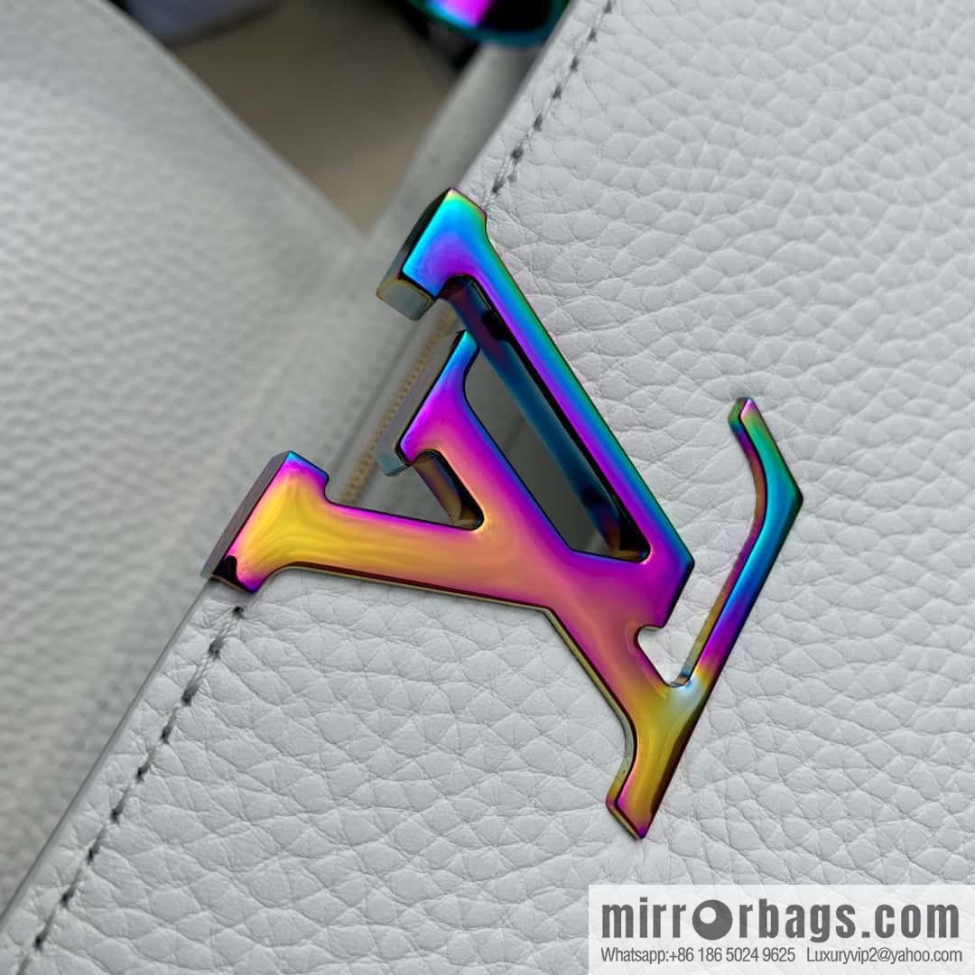 M22055 CAPUCINES medium handbag