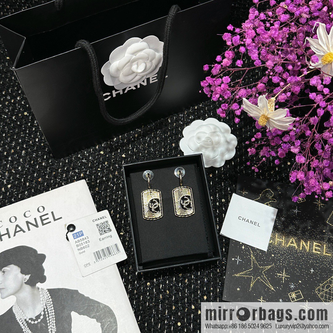☀️New ☑️ Chanel C2 double c square brand stud earrings ☀️