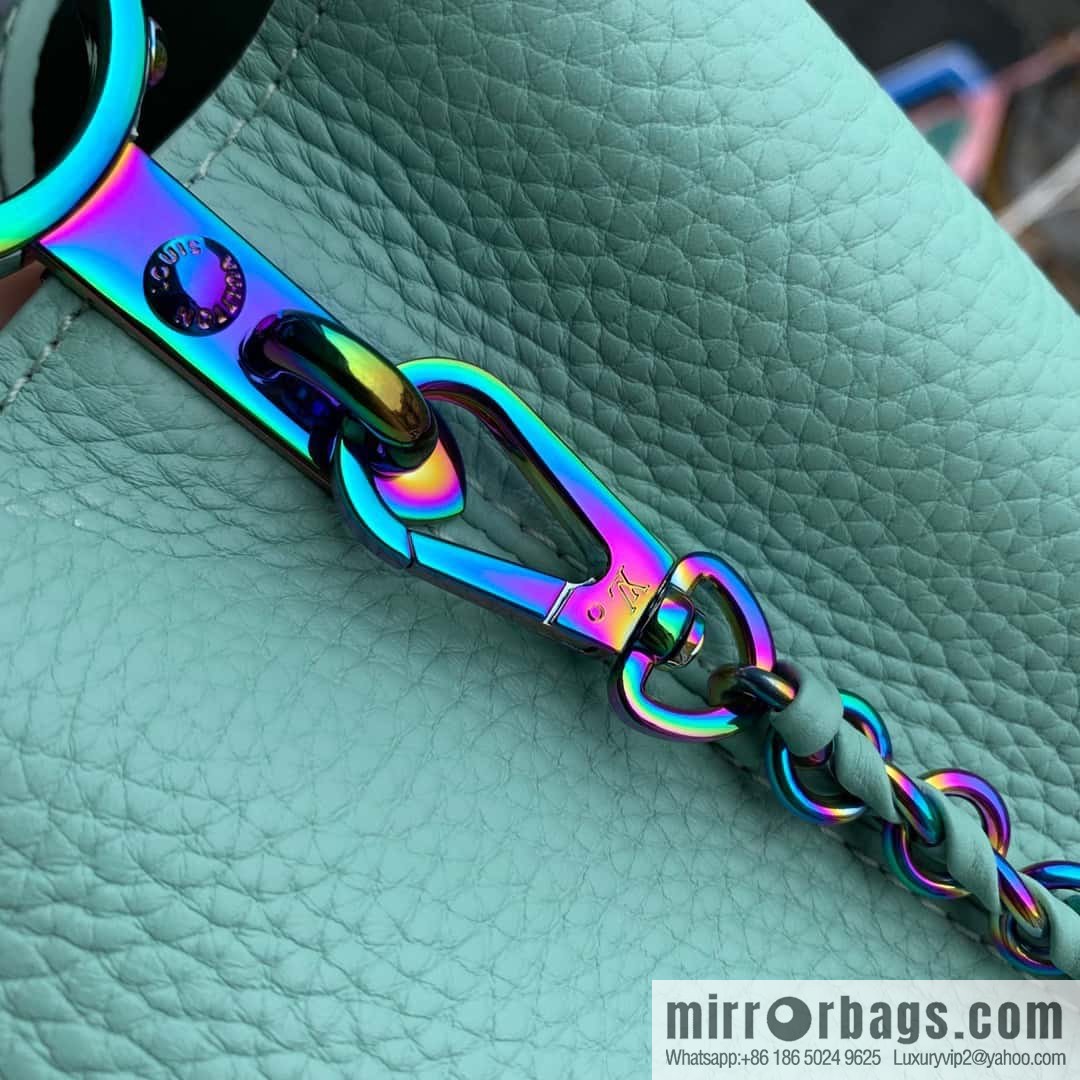 M22055 CAPUCINES medium handbag