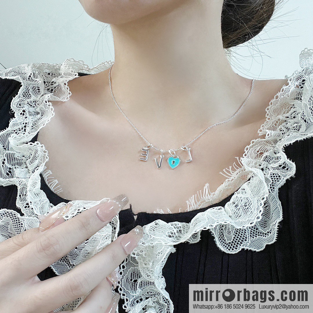 ☀Tiffany & Co. Tiffany LOVE Letter Blue Love Peach Heart Necklace