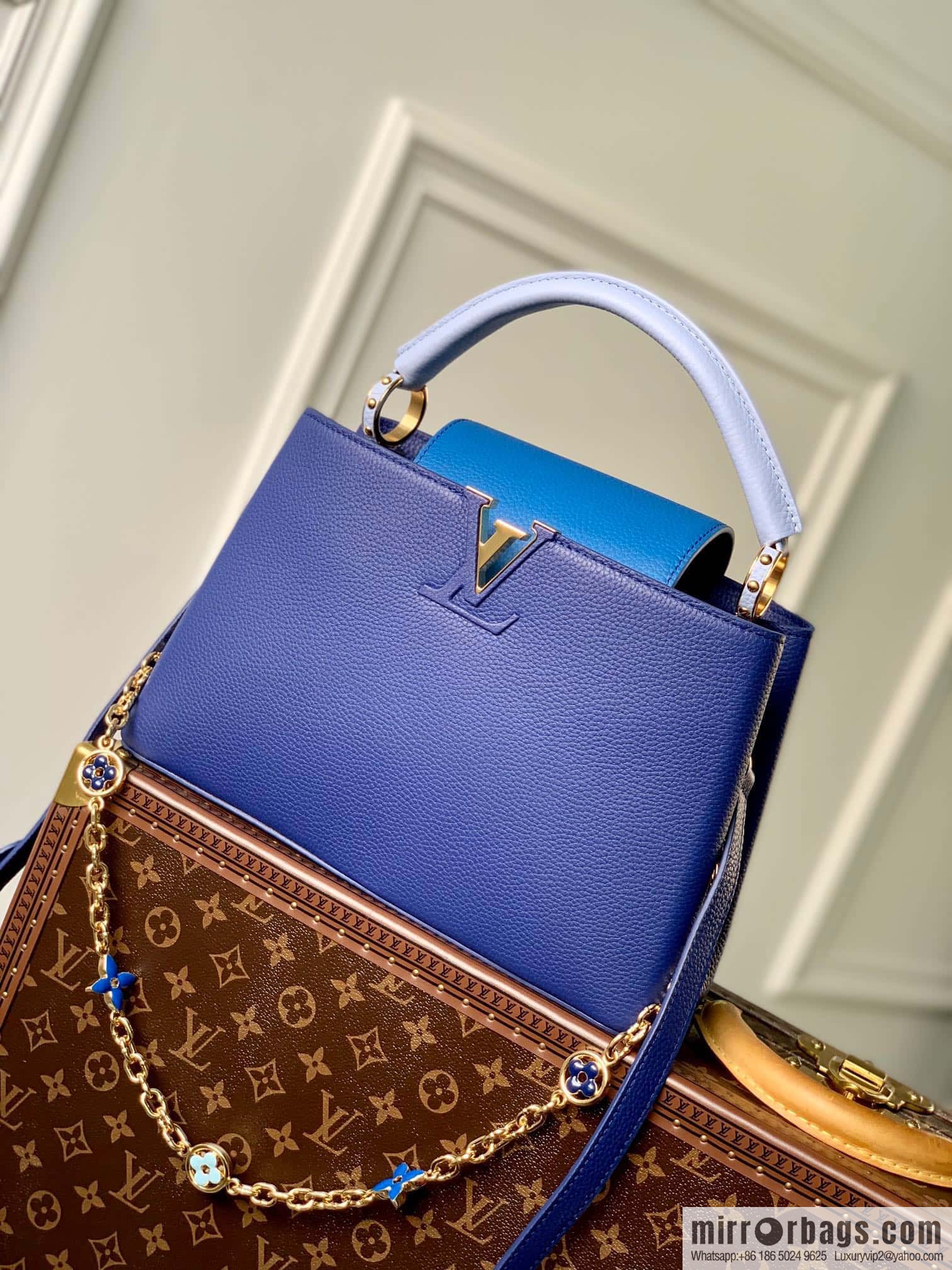 [Exclusive real shot M20844 blue/medium] Capucines medium handbag