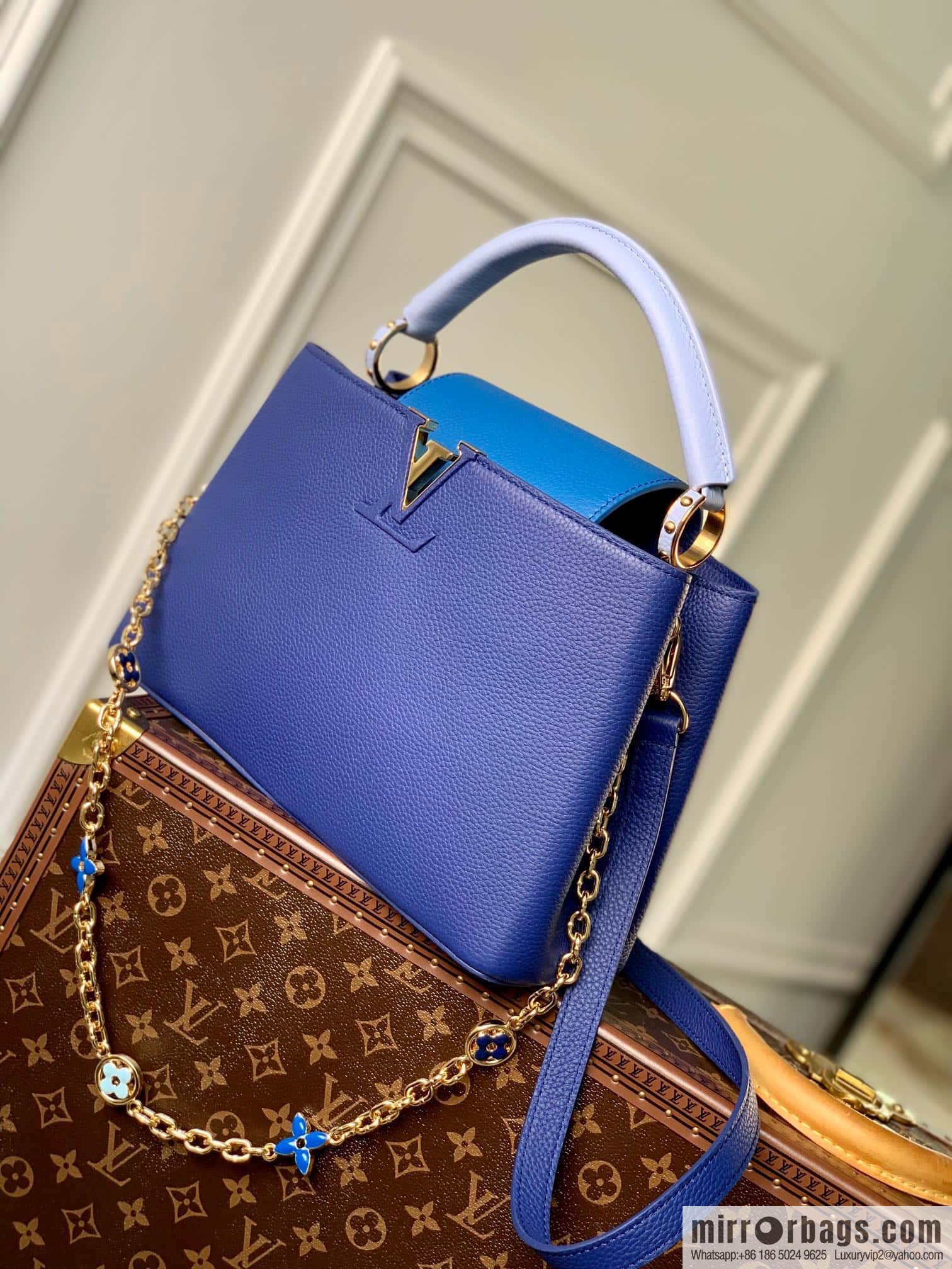 [Exclusive real shot M20844 blue/medium] Capucines medium handbag
