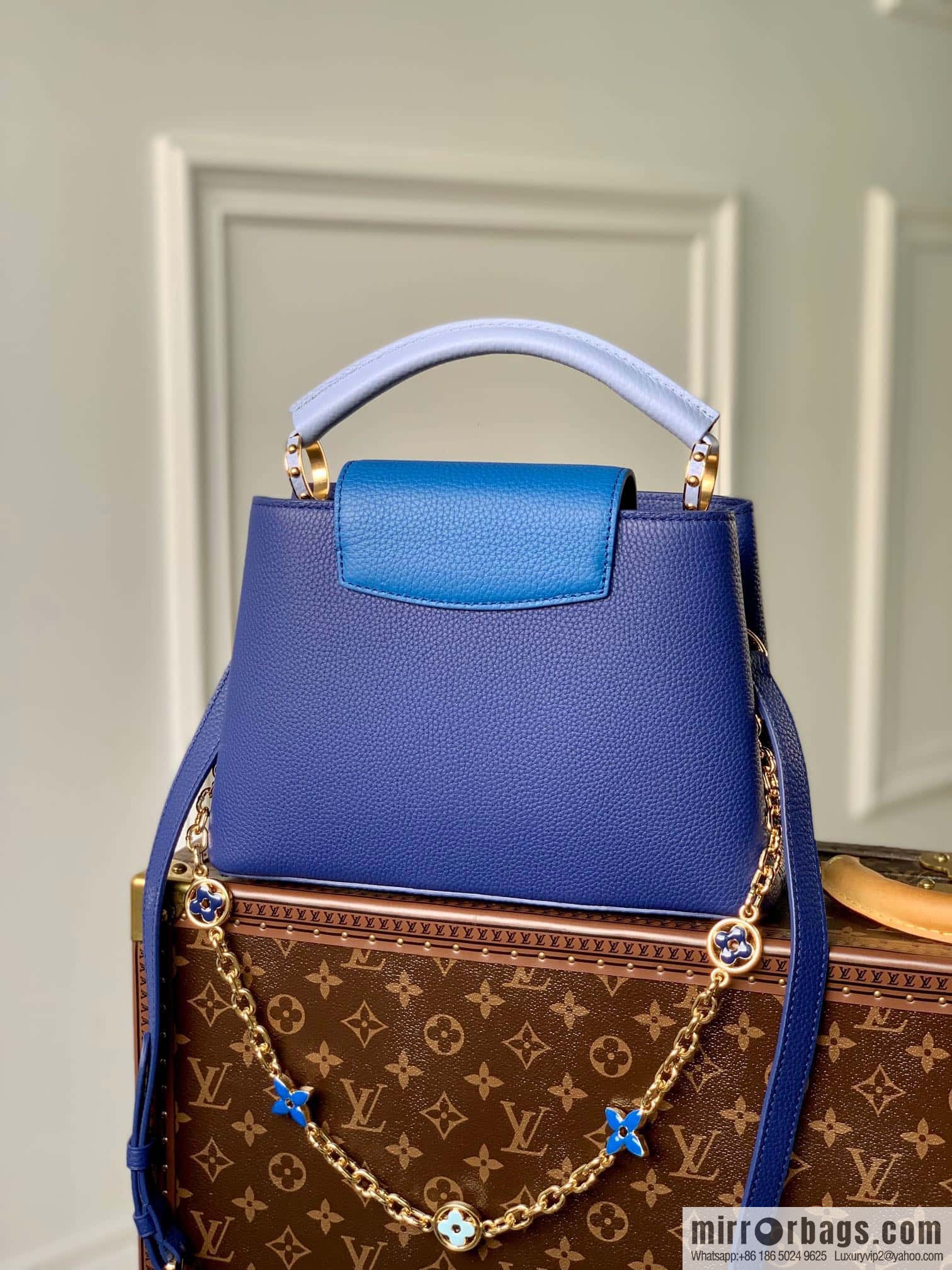 [Exclusive real shot M20844 blue/small] Capucines BB handbag