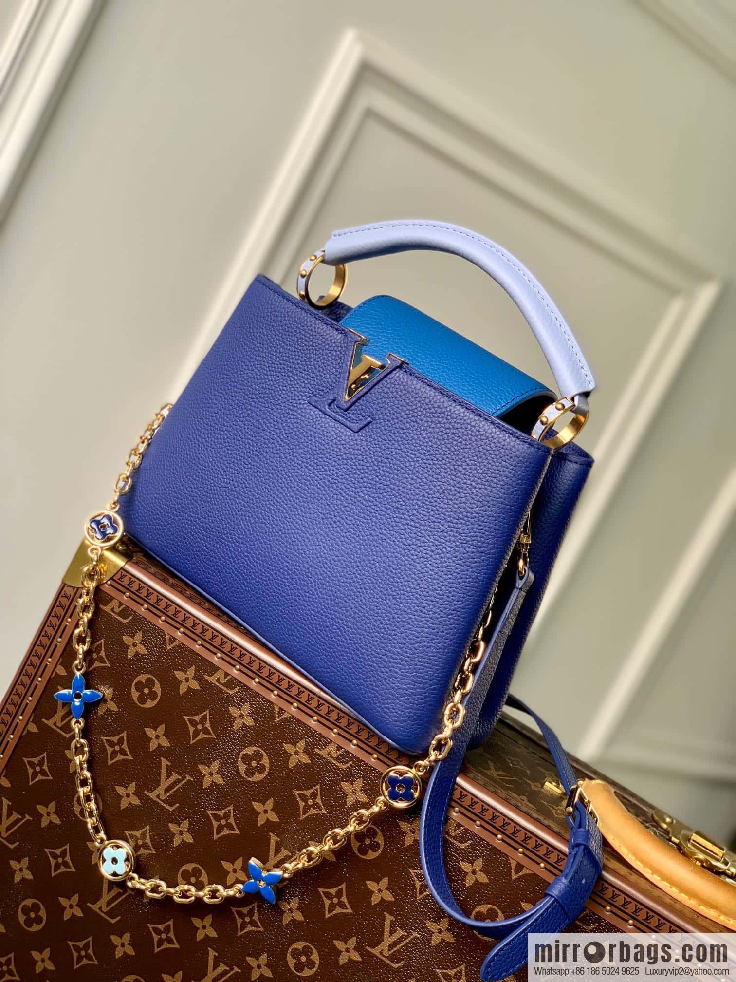 [Exclusive real shot M20844 blue/small] Capucines BB handbag